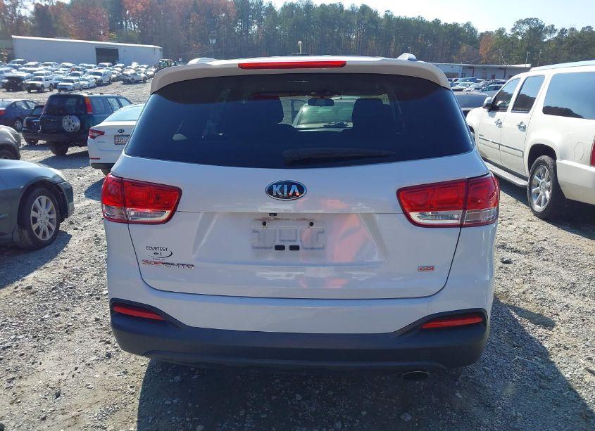 Photo 17 of 2016 Kia Sorento 2.4L LX (VIN 5XYPG4A37GG010202)
