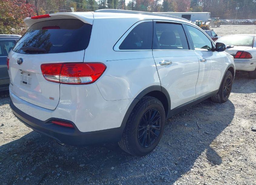 Photo 4 of 2016 Kia Sorento 2.4L LX (VIN 5XYPG4A37GG010202)