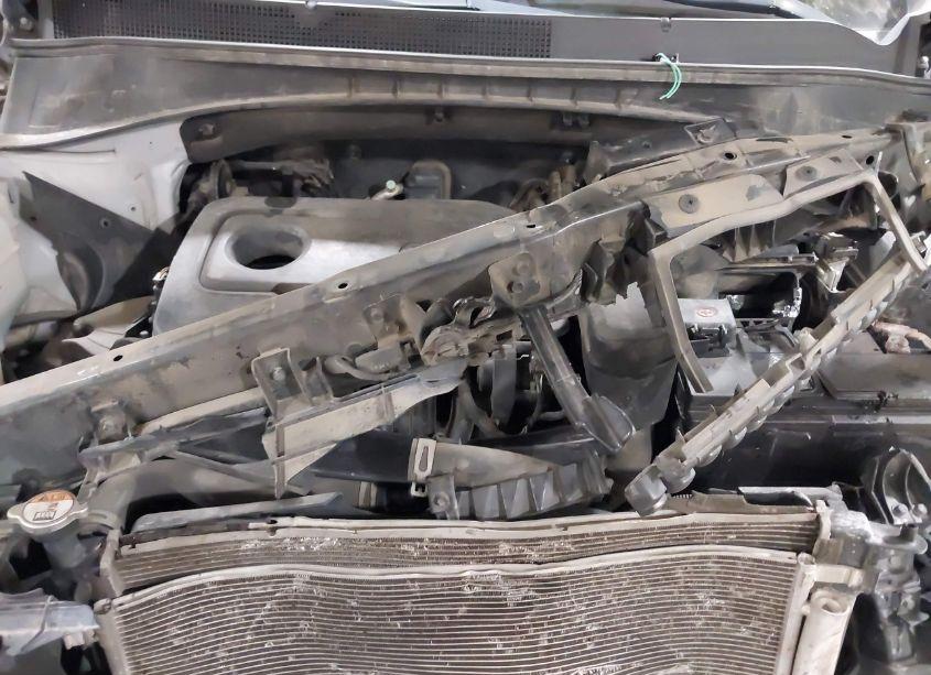 Photo 10 of 2016 Kia Sorento 2.4L L (VIN 5XYPG4A37GG019000)