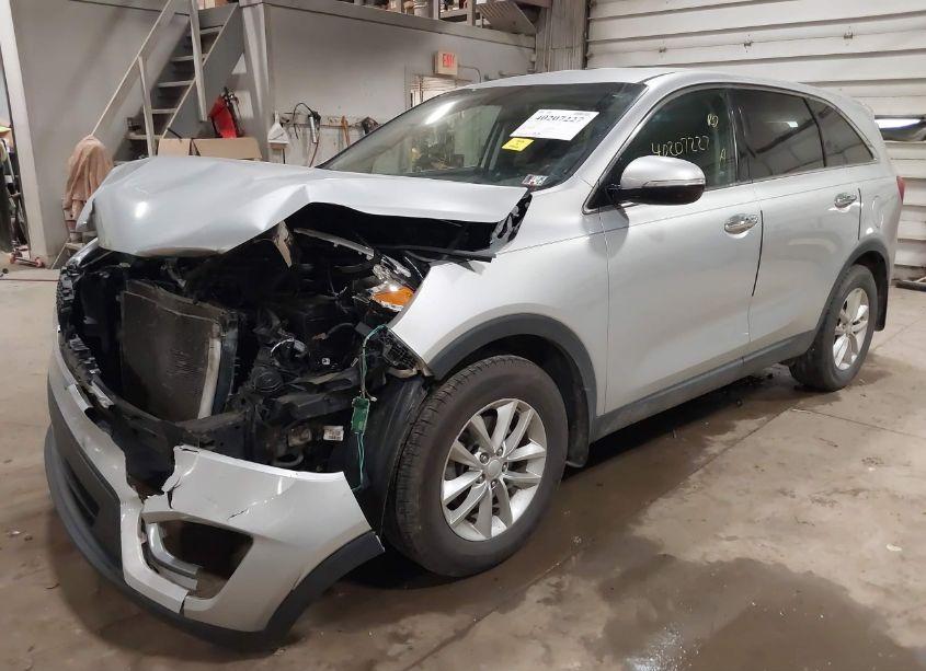 Photo 2 of 2016 Kia Sorento 2.4L L (VIN 5XYPG4A37GG019000)