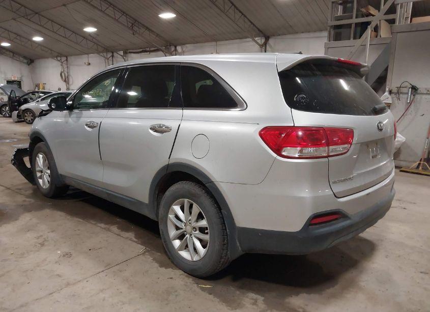 Photo 3 of 2016 Kia Sorento 2.4L L (VIN 5XYPG4A37GG019000)