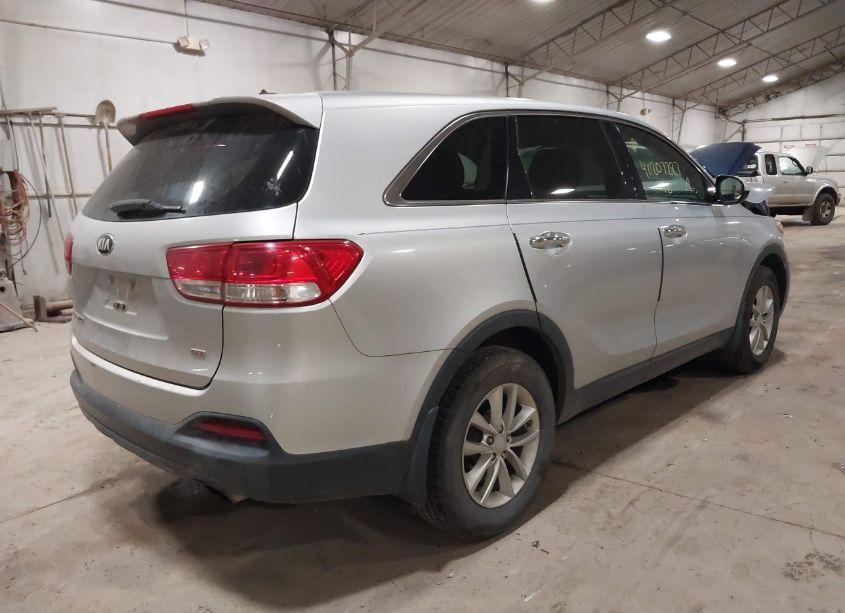 Photo 4 of 2016 Kia Sorento 2.4L L (VIN 5XYPG4A37GG019000)