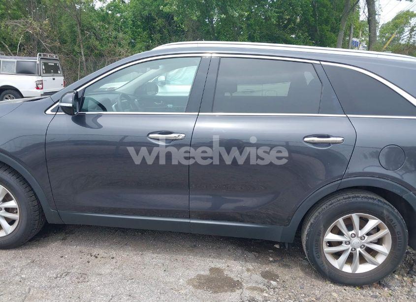 Photo 14 of 2016 Kia Sorento 2.4L LX (VIN 5XYPG4A37GG050554)