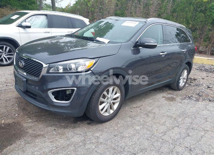 Photo 2 of 2016 Kia Sorento 2.4L LX (VIN 5XYPG4A37GG050554)