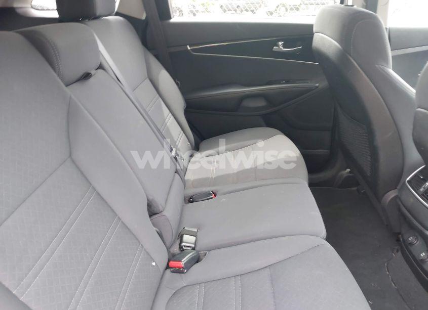 Photo 8 of 2016 Kia Sorento 2.4L LX (VIN 5XYPG4A37GG050554)