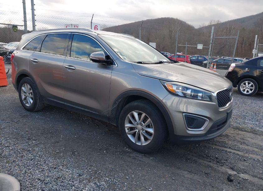 2016 Kia Sorento 2.4L LX (VIN 5XYPG4A37GG052045) main photo