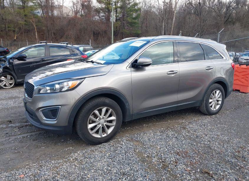 Photo 2 of 2016 Kia Sorento 2.4L LX (VIN 5XYPG4A37GG052045)