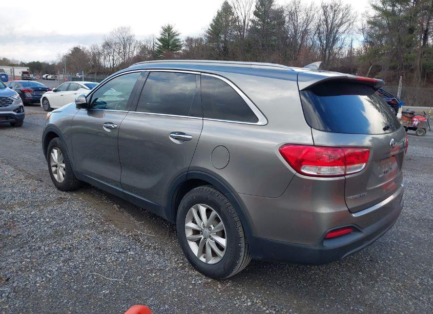 Photo 3 of 2016 Kia Sorento 2.4L LX (VIN 5XYPG4A37GG052045)
