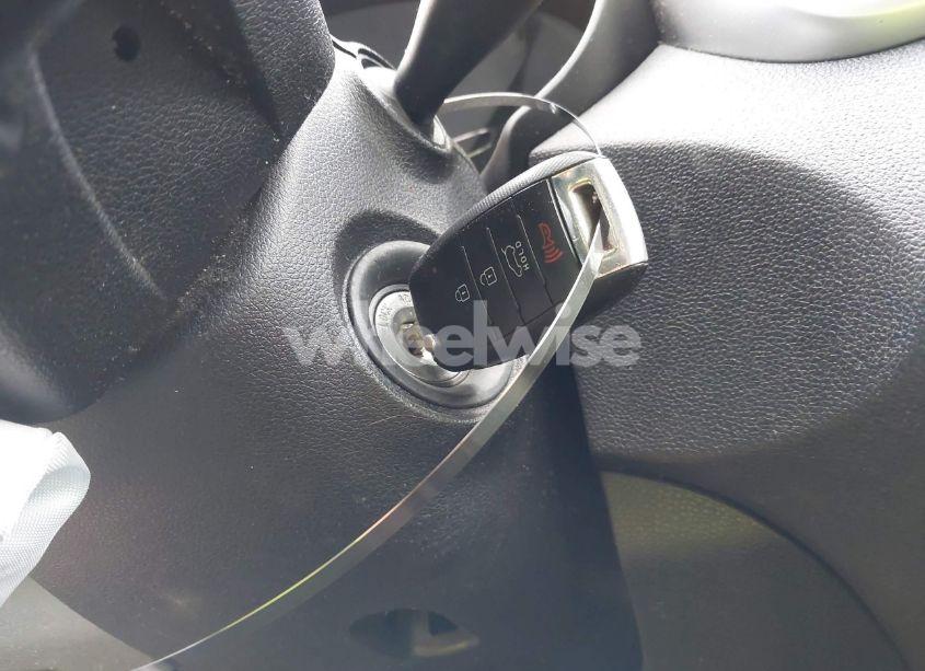 Photo 11 of 2016 Kia Sorento 2.4L LX (VIN 5XYPG4A37GG089824)