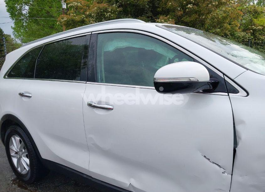 Photo 13 of 2016 Kia Sorento 2.4L LX (VIN 5XYPG4A37GG089824)