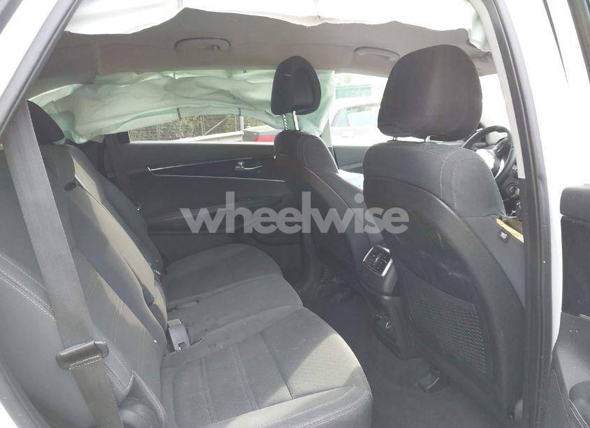 Photo 8 of 2016 Kia Sorento 2.4L LX (VIN 5XYPG4A37GG089824)