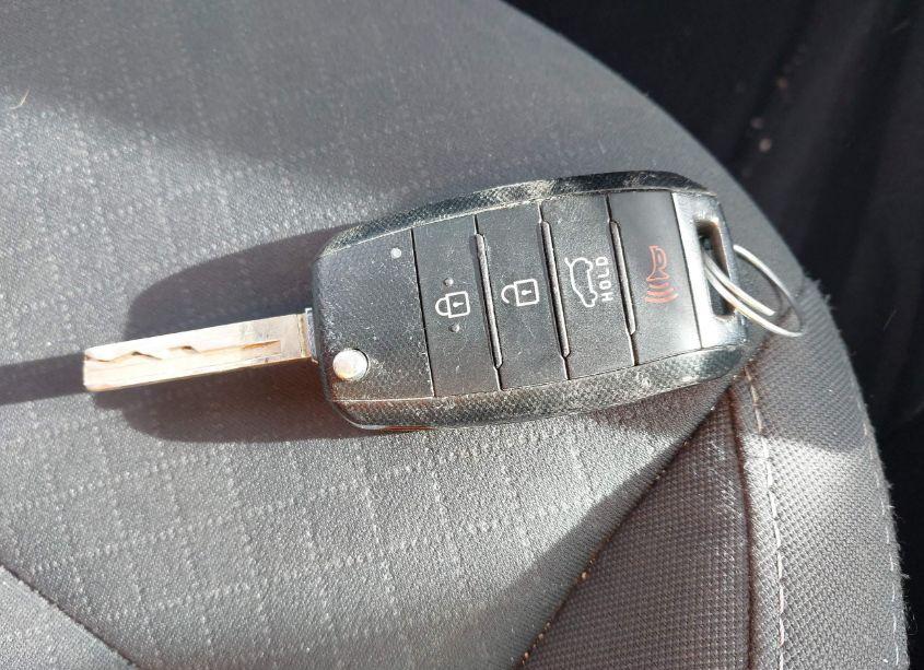 Photo 11 of 2016 Kia Sorento 2.4L LX (VIN 5XYPG4A37GG153697)