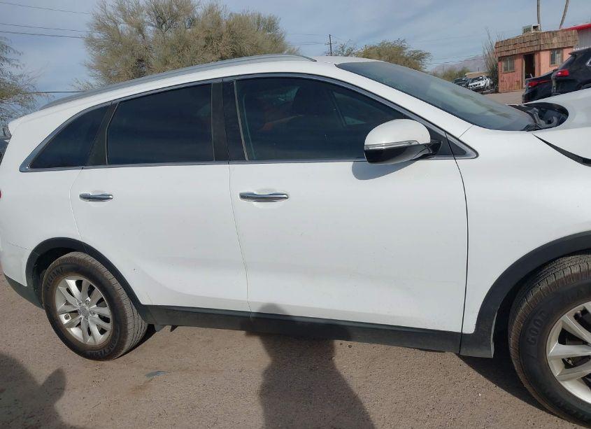 Photo 14 of 2016 Kia Sorento 2.4L LX (VIN 5XYPG4A37GG153697)