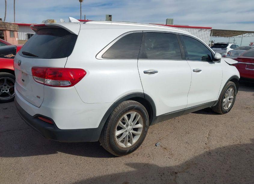 Photo 4 of 2016 Kia Sorento 2.4L LX (VIN 5XYPG4A37GG153697)