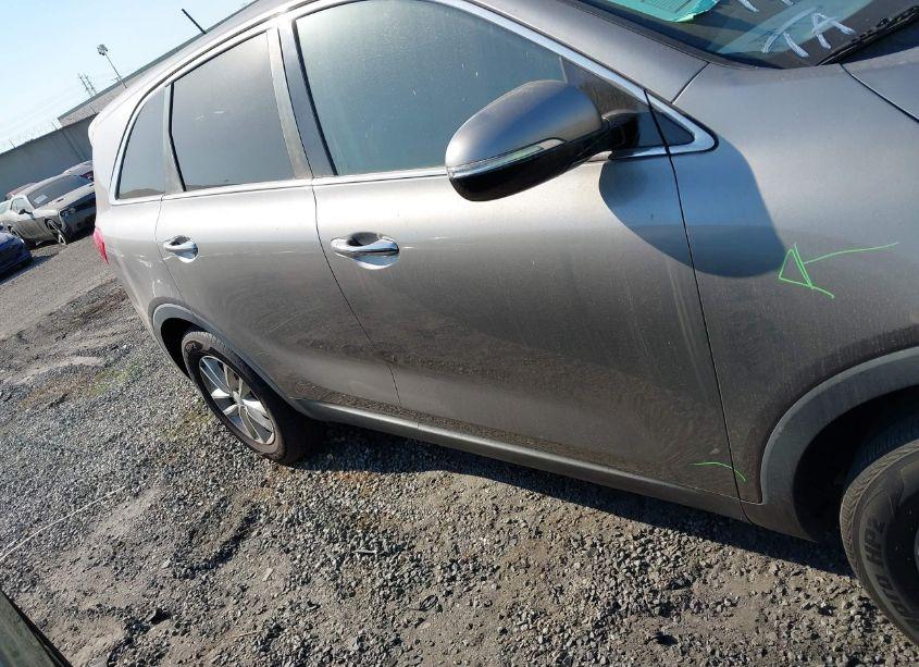 Photo 13 of 2016 Kia Sorento 2.4L L (VIN 5XYPG4A37GG171570)