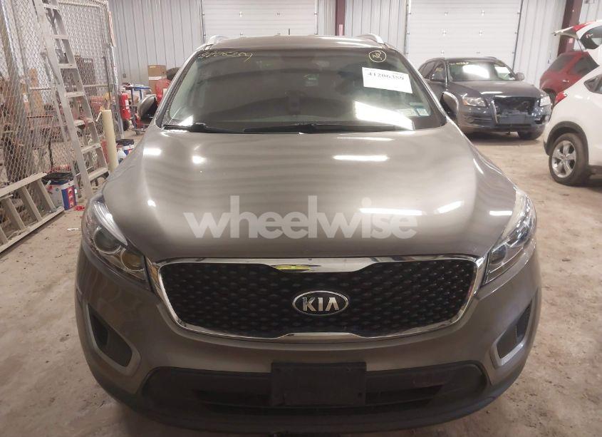 Photo 12 of 2016 Kia Sorento 2.4L LX (VIN 5XYPG4A37GG180950)