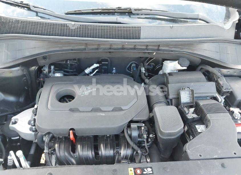 Photo 10 of 2016 Kia Sorento 2.4L L (VIN 5XYPG4A37GG186697)