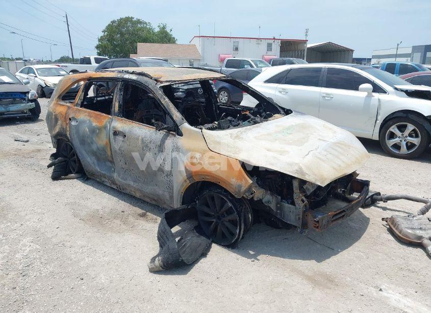 2017 Kia Sorento 2.4L LX (VIN 5XYPG4A37HG214564) main photo