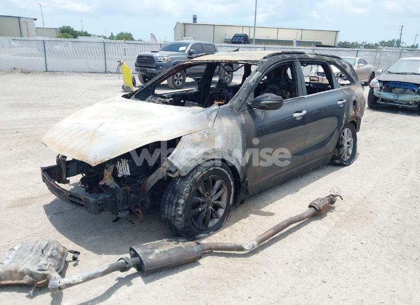 Photo 2 of 2017 Kia Sorento 2.4L LX (VIN 5XYPG4A37HG214564)