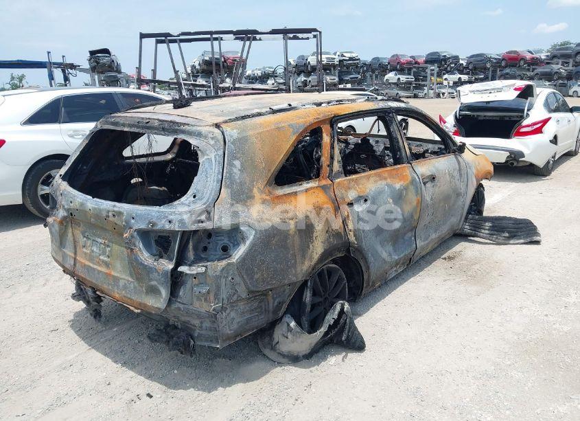 Photo 4 of 2017 Kia Sorento 2.4L LX (VIN 5XYPG4A37HG214564)