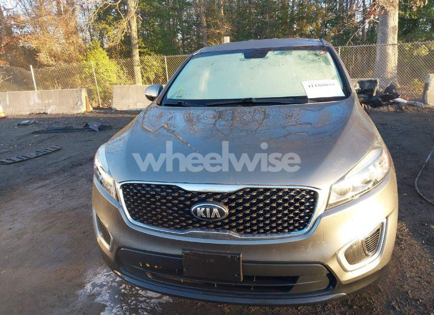 Photo 12 of 2017 Kia Sorento 2.4L L (VIN 5XYPG4A37HG216881)
