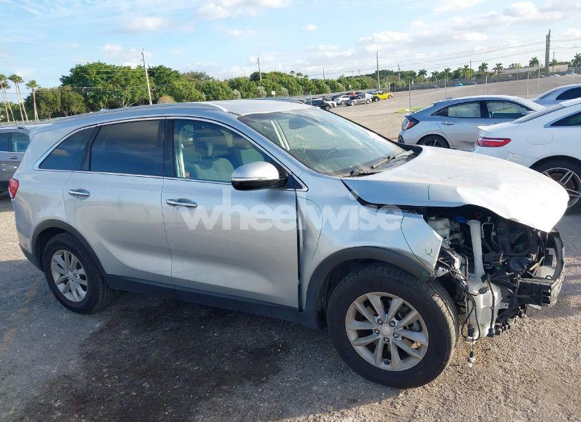 Photo 13 of 2017 Kia Sorento 2.4L LX (VIN 5XYPG4A37HG239450)