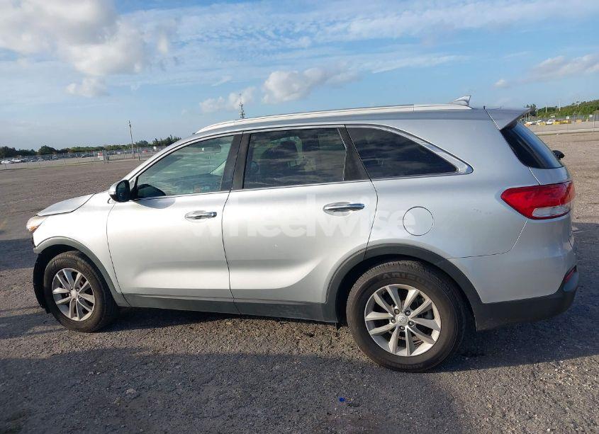 Photo 14 of 2017 Kia Sorento 2.4L LX (VIN 5XYPG4A37HG239450)