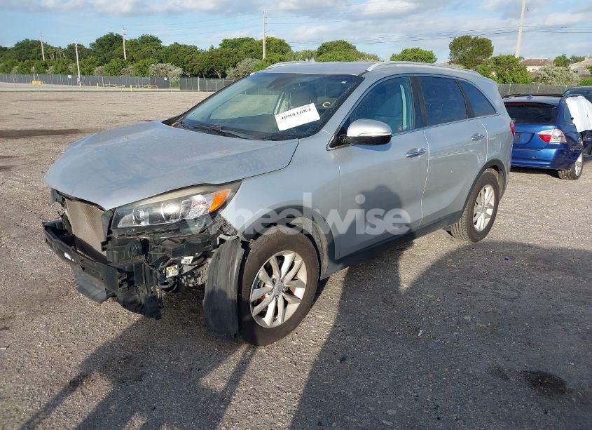 Photo 2 of 2017 Kia Sorento 2.4L LX (VIN 5XYPG4A37HG239450)