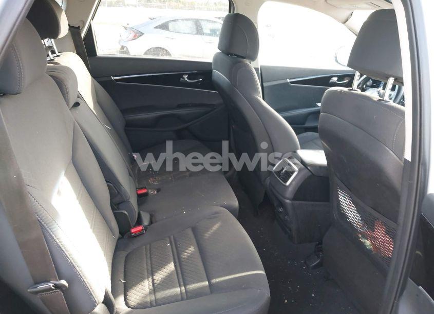 Photo 8 of 2017 Kia Sorento 2.4L LX (VIN 5XYPG4A37HG239450)