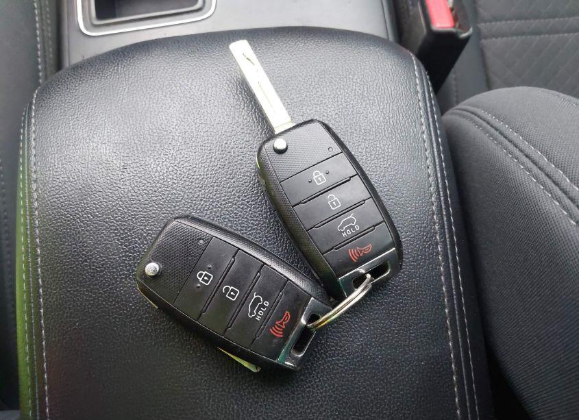 Photo 11 of 2017 Kia Sorento 2.4L LX (VIN 5XYPG4A37HG250187)