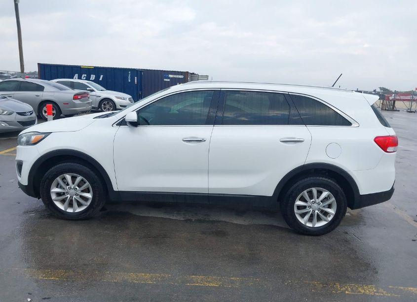 Photo 14 of 2017 Kia Sorento 2.4L LX (VIN 5XYPG4A37HG250187)