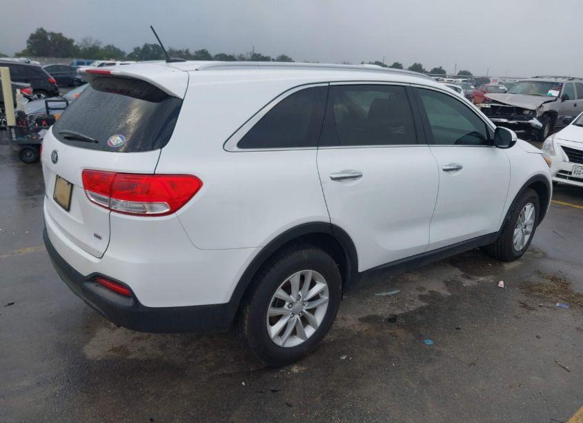Photo 4 of 2017 Kia Sorento 2.4L LX (VIN 5XYPG4A37HG250187)