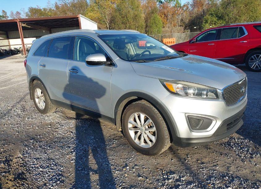 2017 Kia Sorento 2.4L LX (VIN 5XYPG4A37HG279057) main photo