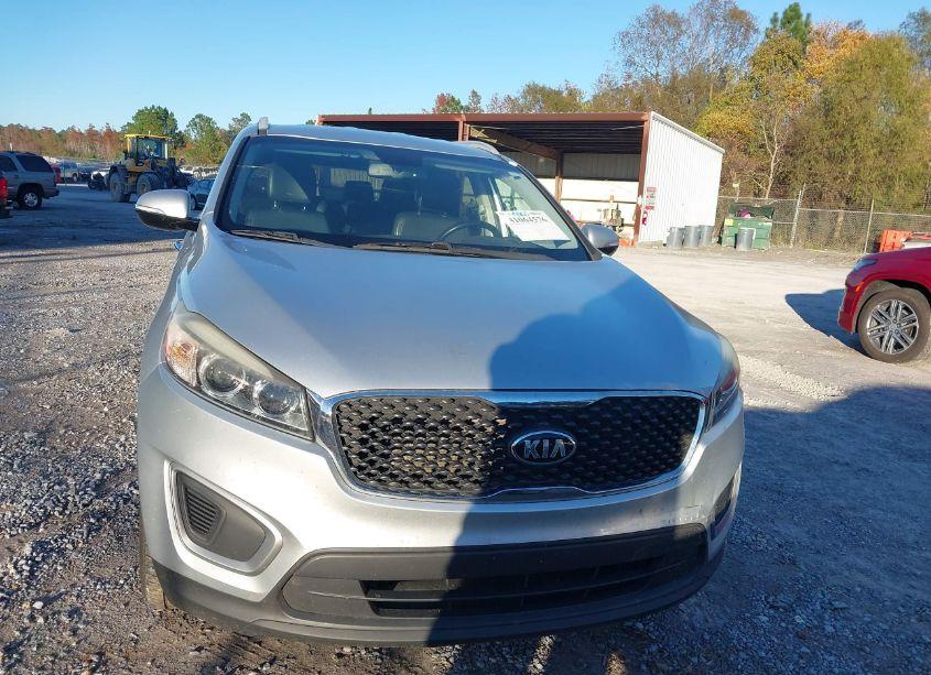 Photo 12 of 2017 Kia Sorento 2.4L LX (VIN 5XYPG4A37HG279057)