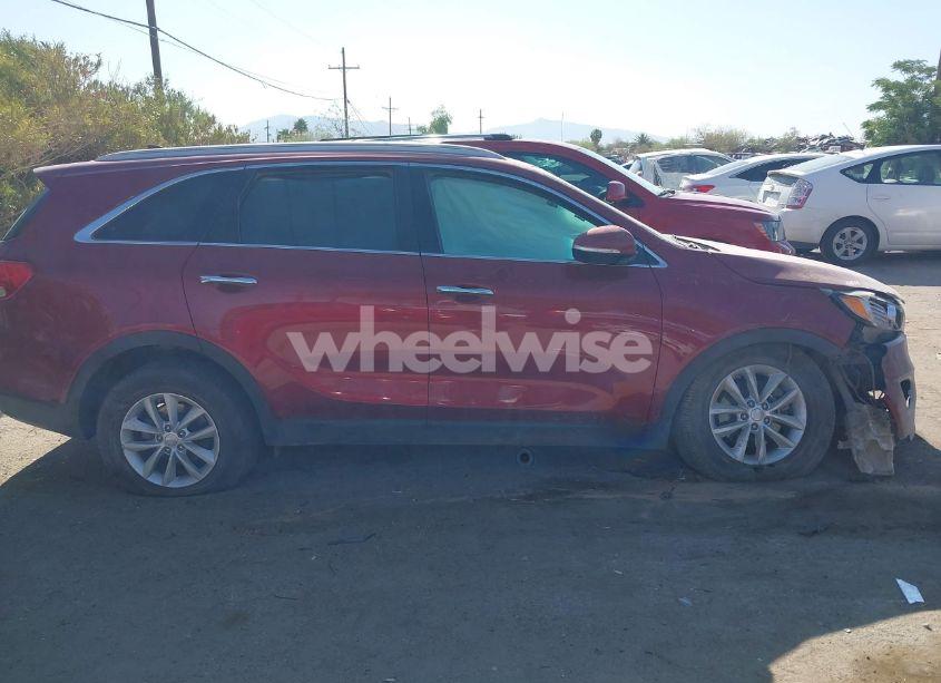 Photo 13 of 2018 Kia Sorento 2.4L LX (VIN 5XYPG4A37JG338470)