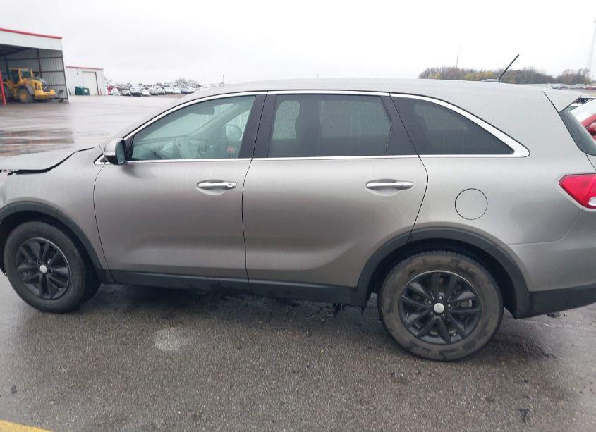 Photo 15 of 2018 Kia Sorento 2.4L L (VIN 5XYPG4A37JG407187)