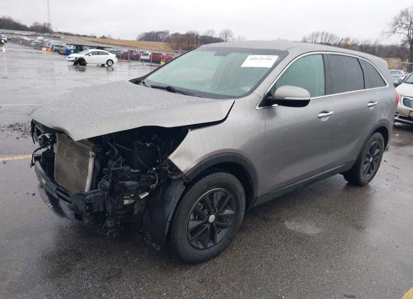 Photo 2 of 2018 Kia Sorento 2.4L L (VIN 5XYPG4A37JG407187)