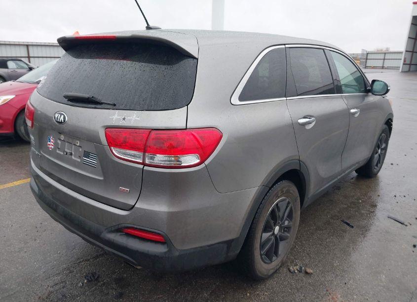 Photo 4 of 2018 Kia Sorento 2.4L L (VIN 5XYPG4A37JG407187)