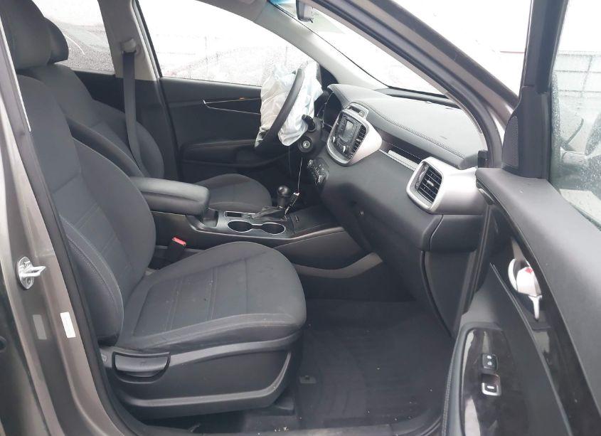 Photo 5 of 2018 Kia Sorento 2.4L L (VIN 5XYPG4A37JG407187)