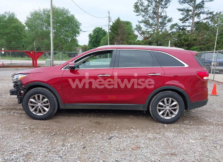 Photo 14 of 2018 Kia Sorento 2.4L LX (VIN 5XYPG4A37JG418190)