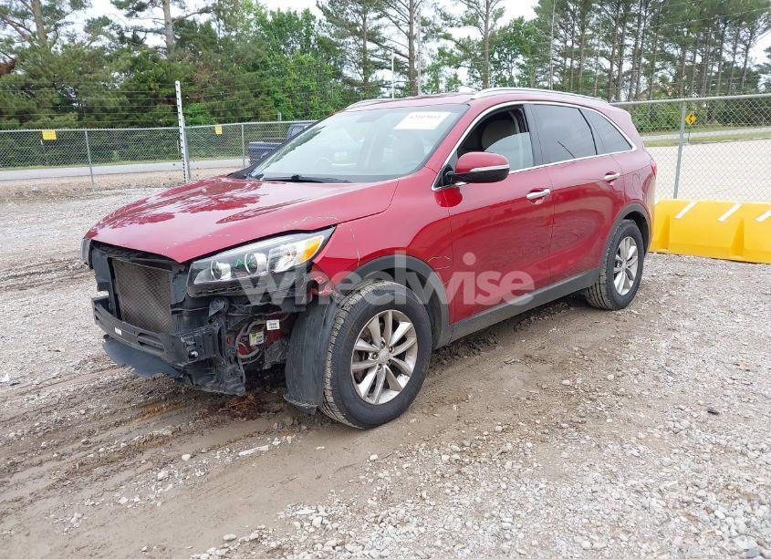 Photo 2 of 2018 Kia Sorento 2.4L LX (VIN 5XYPG4A37JG418190)