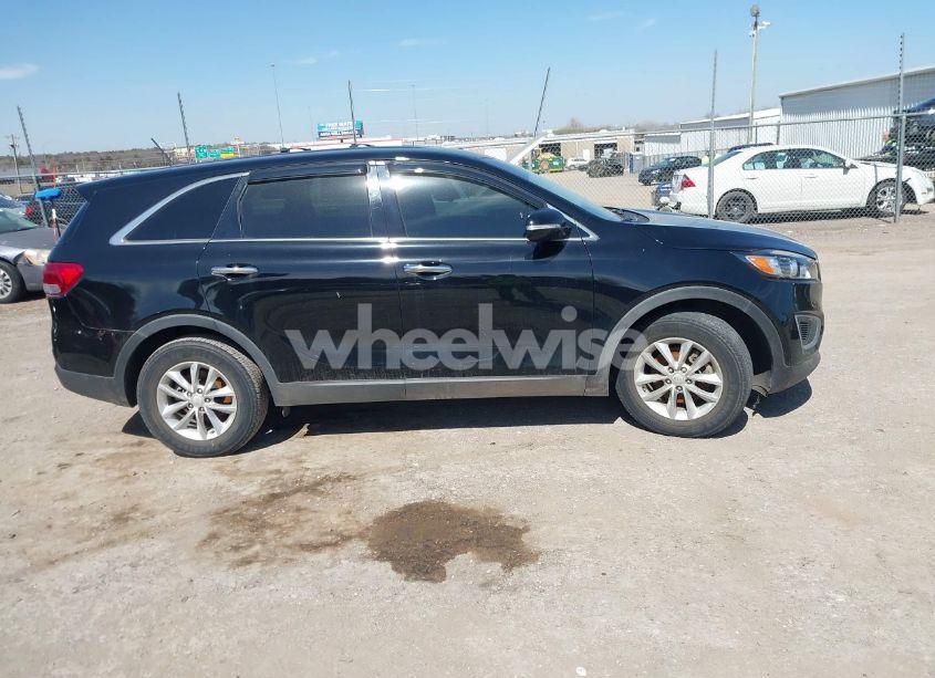 Photo 13 of 2018 Kia Sorento 2.4L L (VIN 5XYPG4A37JG431134)