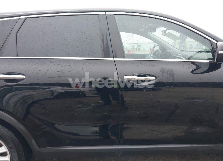 Photo 13 of 2019 Kia Sorento 2.4L LX (VIN 5XYPG4A37KG533115)