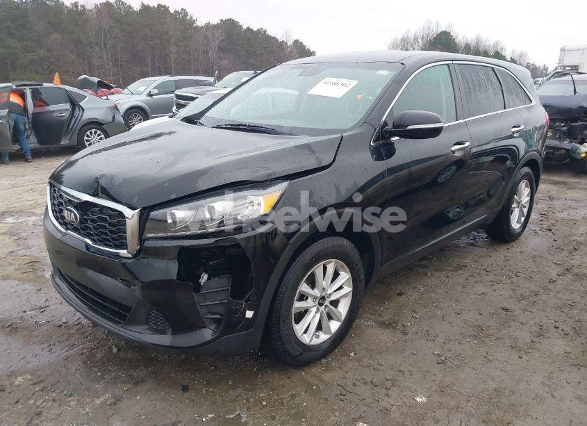 Photo 2 of 2019 Kia Sorento 2.4L LX (VIN 5XYPG4A37KG533115)