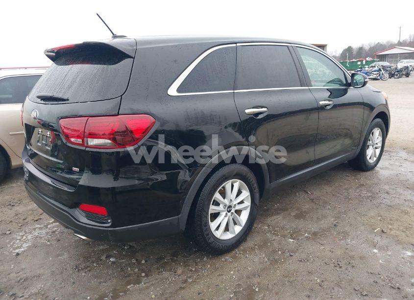 Photo 4 of 2019 Kia Sorento 2.4L LX (VIN 5XYPG4A37KG533115)