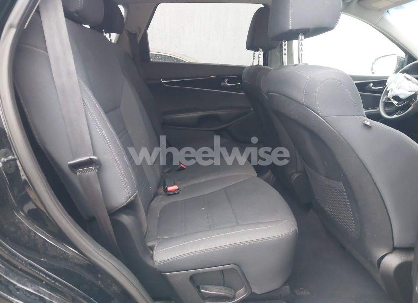Photo 8 of 2019 Kia Sorento 2.4L LX (VIN 5XYPG4A37KG533115)