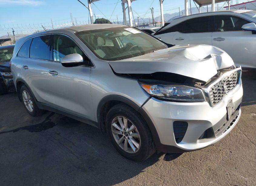 2019 Kia Sorento 2.4L L (VIN 5XYPG4A37KG553249) main photo