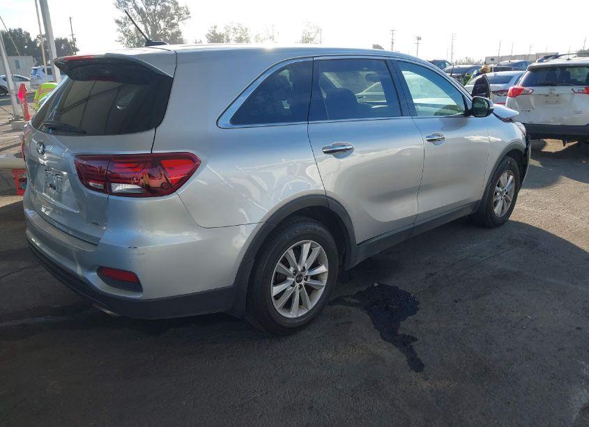 Photo 4 of 2019 Kia Sorento 2.4L L (VIN 5XYPG4A37KG553249)