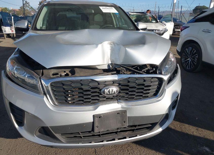 Photo 6 of 2019 Kia Sorento 2.4L L (VIN 5XYPG4A37KG553249)
