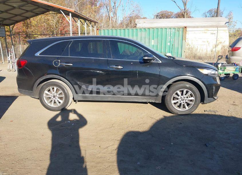 Photo 14 of 2019 Kia Sorento 2.4L LX (VIN 5XYPG4A37KG554093)